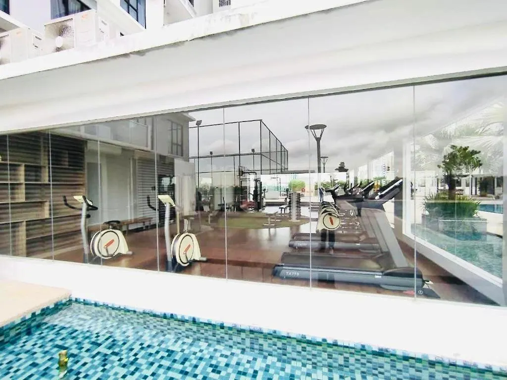 Platino Paradigm Mall @ Johor Bahru Apartment 0*,